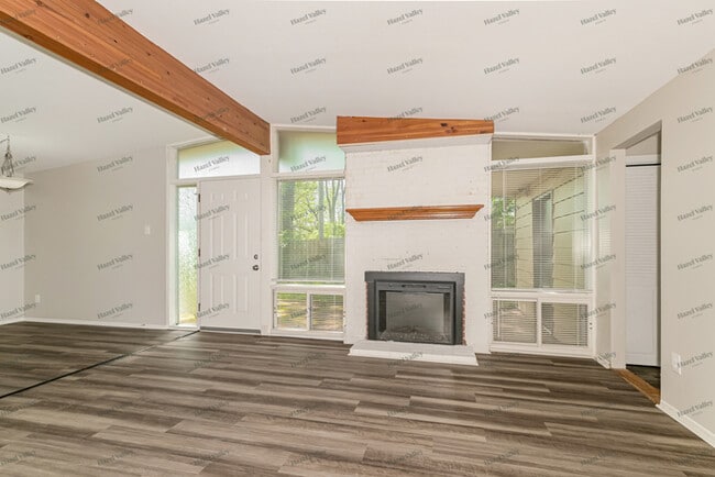 Photo - 890 St Anthony Ln