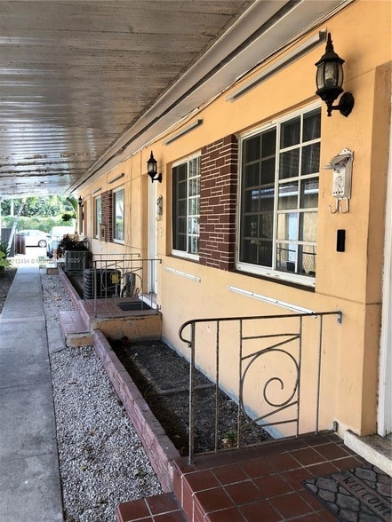 Photo - 751 SW 10th St Apartment