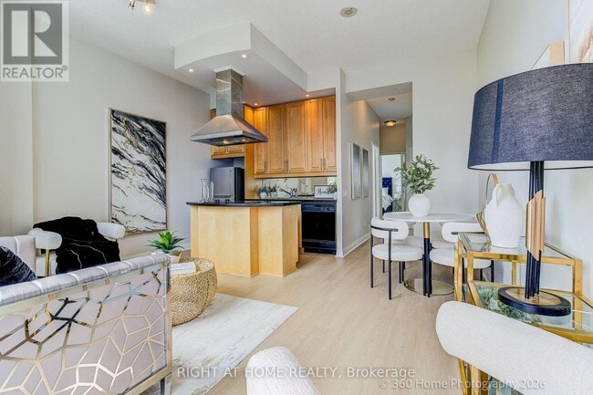 1121 Bay St. Unit 1907