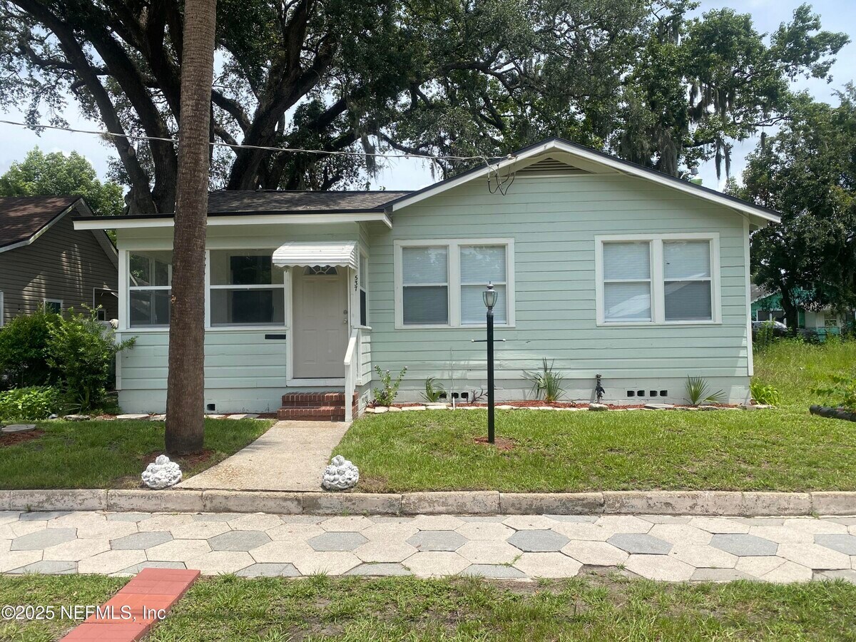 Photo - 537 W 17th St Casa