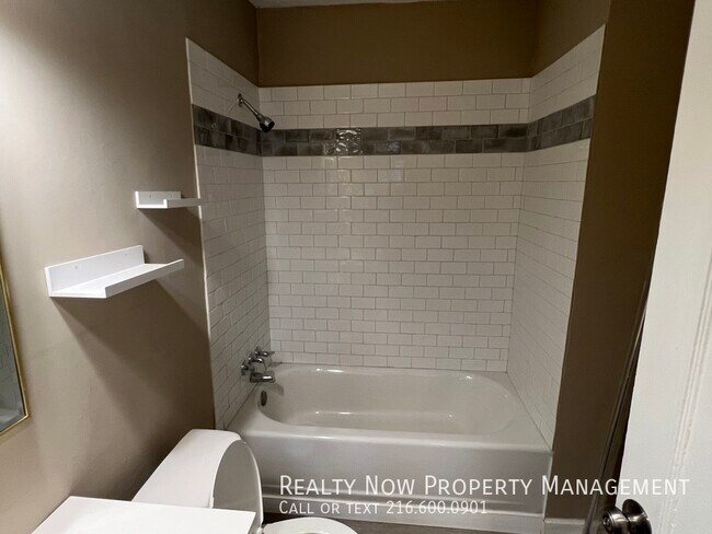 Photo - 3346 Desota Ave Unidad 3346Desota-2