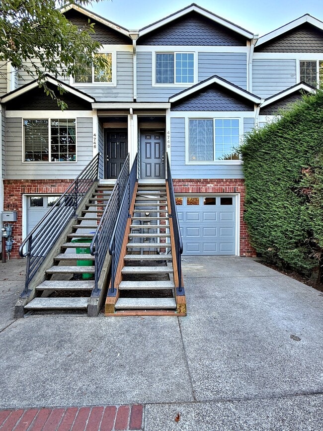 Building Photo - 4748 Southeast Milwaukie Avenue Rental