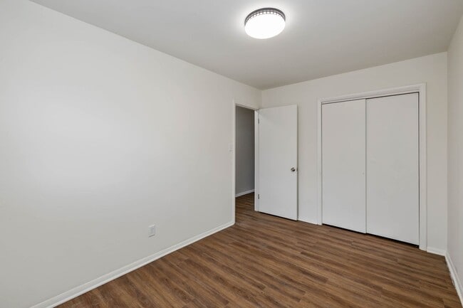 Building Photo - 2111-2113 Fairfax Road Unit 2113 Rental