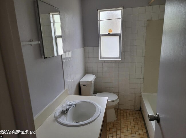 Photo - 1443 Winnebago Ave