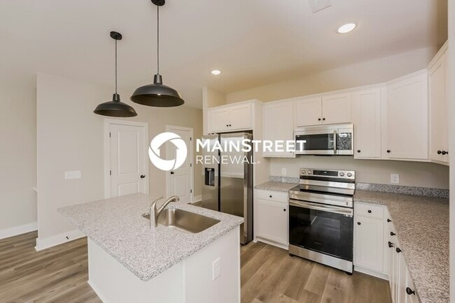Photo - 3 Bedroom Pet-Friendly Home in Gallatin, TN with Main Street Renewal