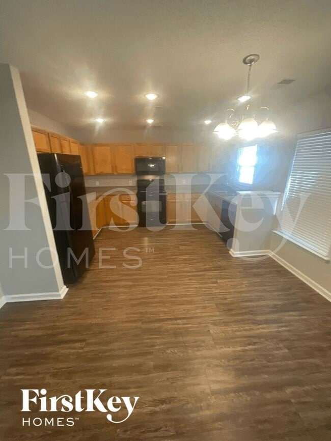 Photo - 1108 Deerberry Rd