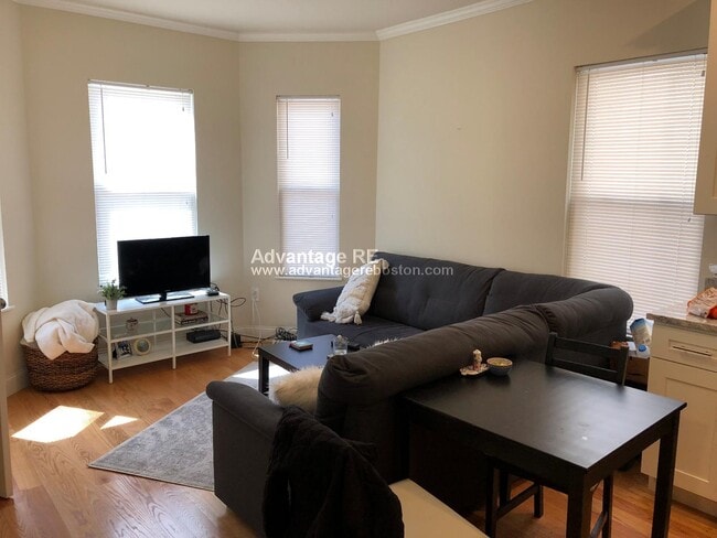 Photo - 121 Webster Ave Unidad 4