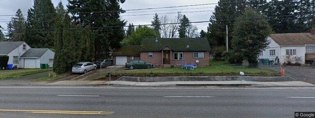 Building Photo - 15324 NE Halsey St Rental
