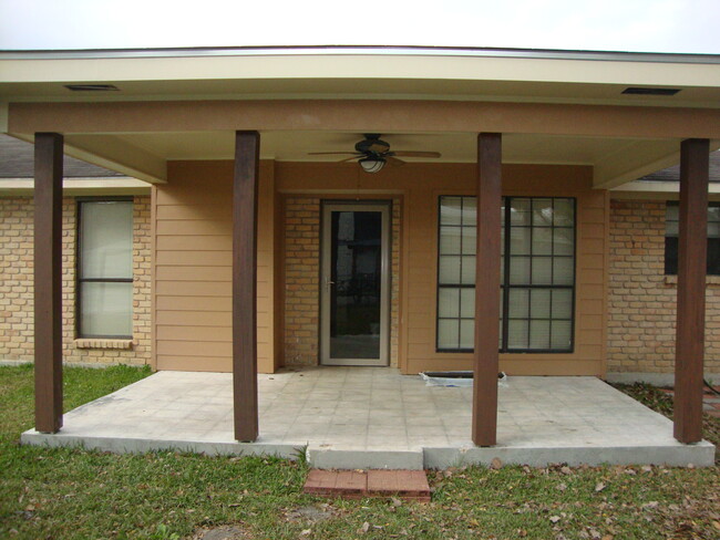 Rear Patio - 110 Stable Creek Dr Casa