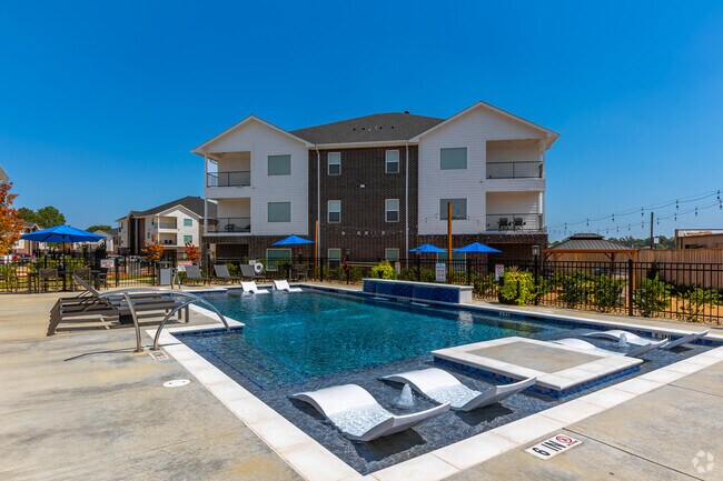Resort-Style Pool - The Residences at Toler