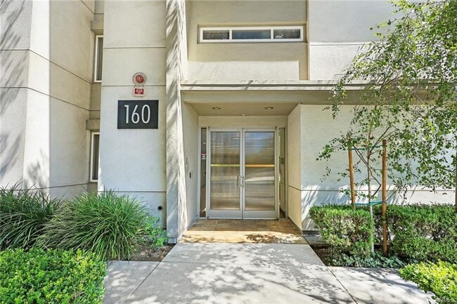 Photo - Enjoy the Best of Pasadena from This Beautifully Maintained Condo