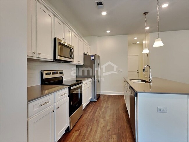 Photo - 101 Oldenburg Dr