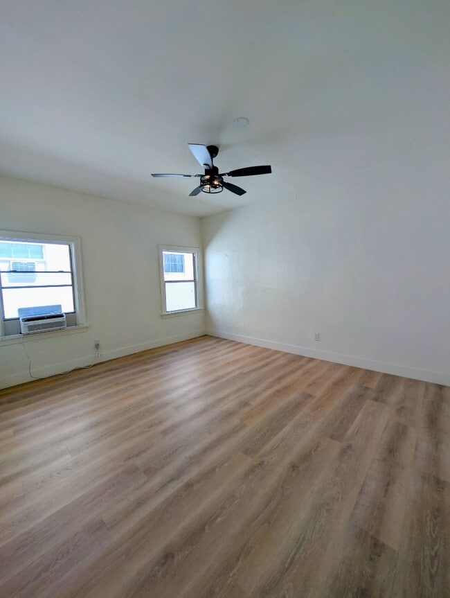 427 Coronado Ter Unidad 427 Coronado Terrace, Unit #9