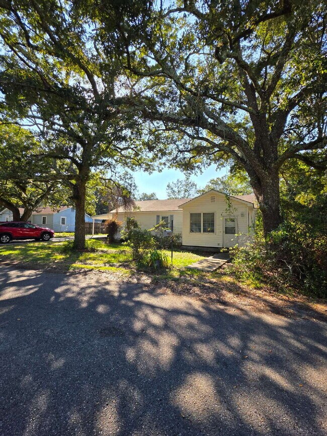 Photo - Darling home ready for you!