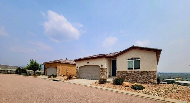 Immaculate 4-bedroom house in gated commun... - Immaculate 4-bedroom house in gated commun...