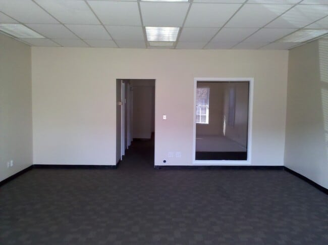 Photo - 300 W Broome St Unit 100