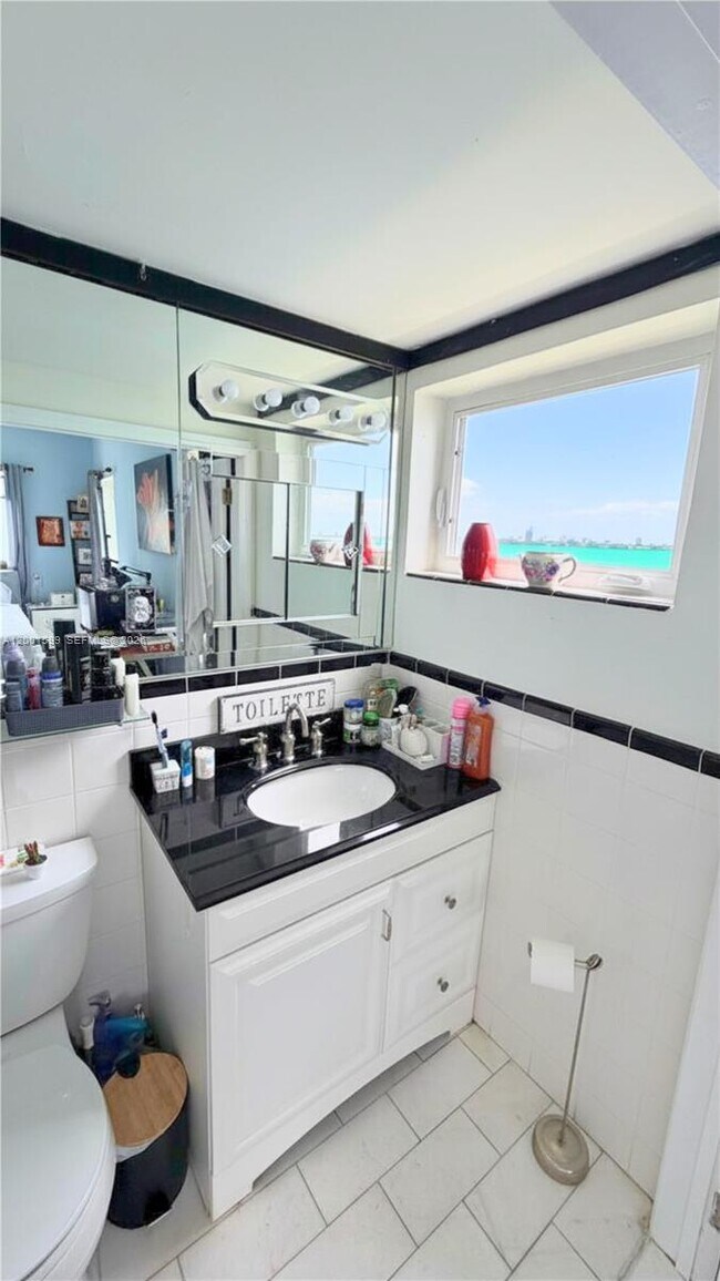 Photo - 1880 S Treasure Dr Unidad 3A