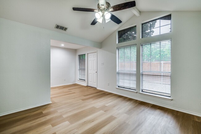Photo - 117 Peachtree Ct Unidad A