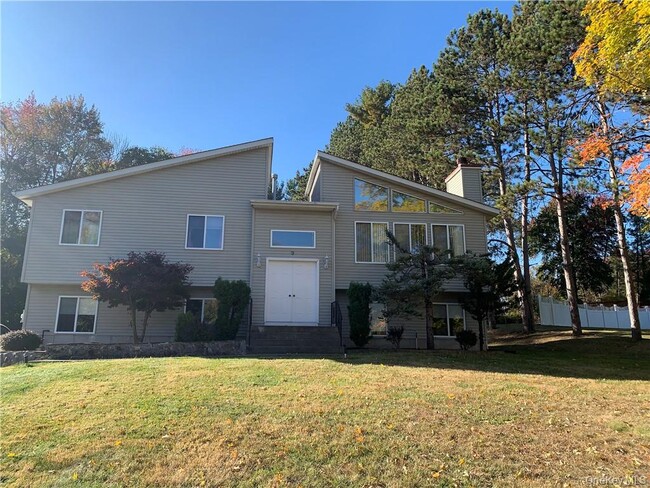 Building Photo - 3 Rella Dr