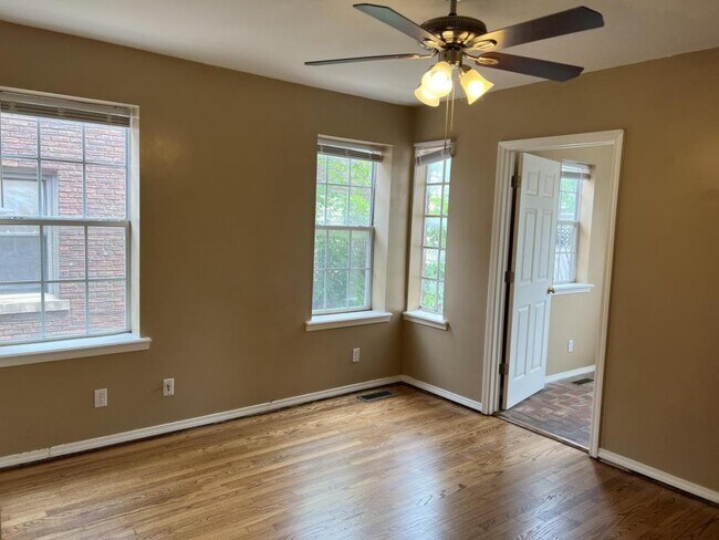 814.5 East Dr