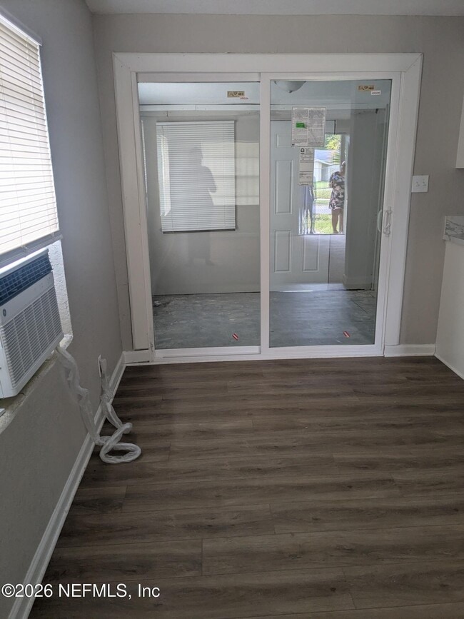 Photo - 5306 Paris Ave