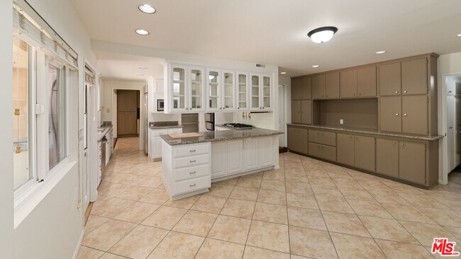 Photo - 3102 Granville Ave