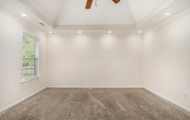 Photo - 220 Windpher Ridge