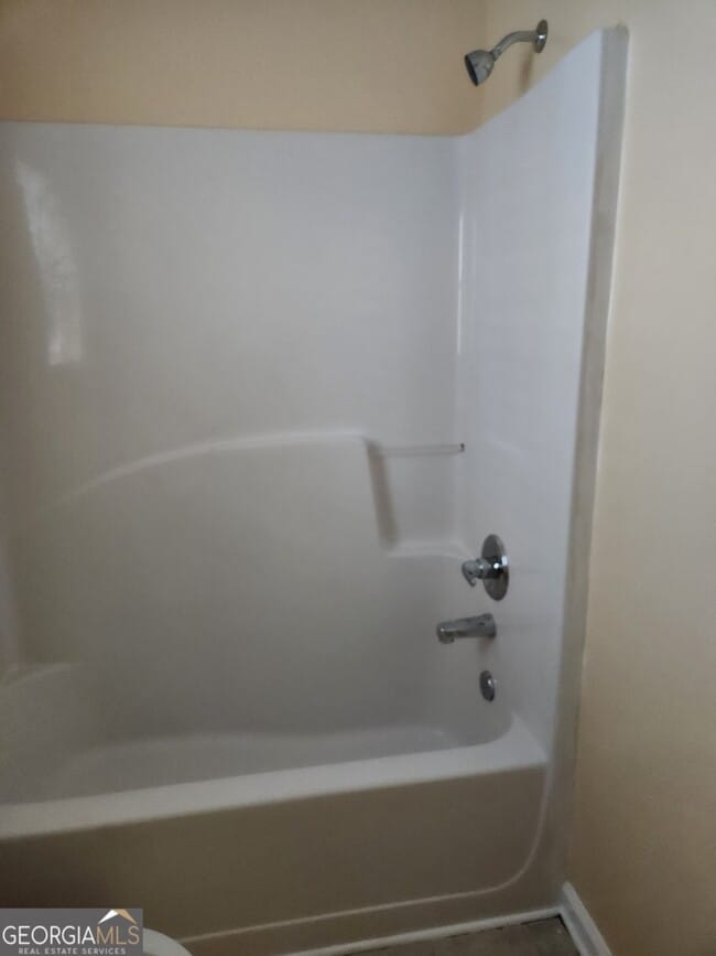 Photo - 2135 Pineview Trail