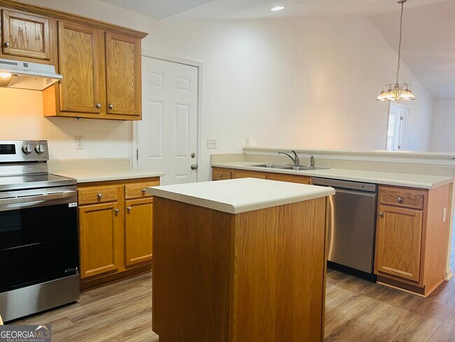 Photo - 306 Lenox Cir Casa Adosada