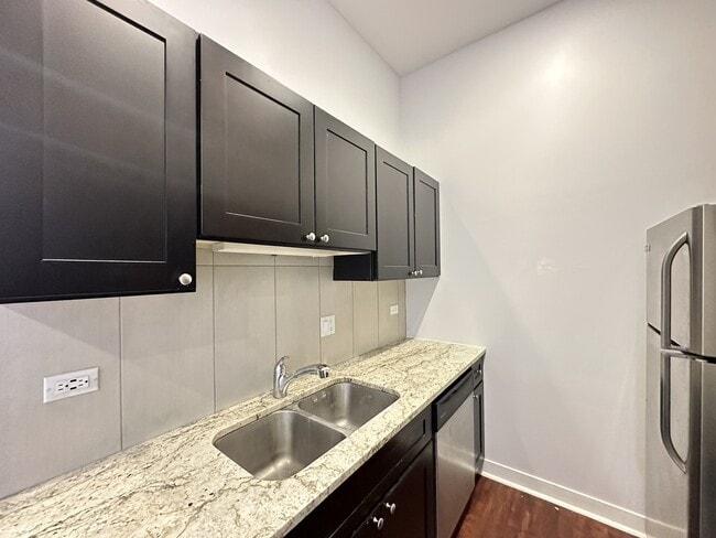 Photo - 2954 W Montrose Ave Unit J00P