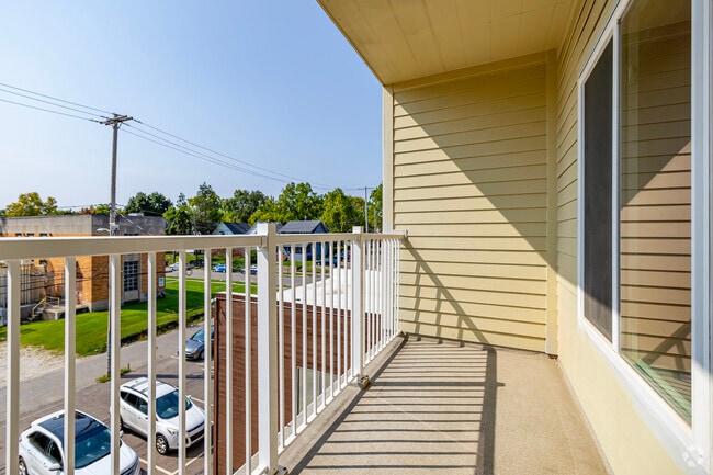 2BD, 2BA - 900SF - Balcony - Provident Place
