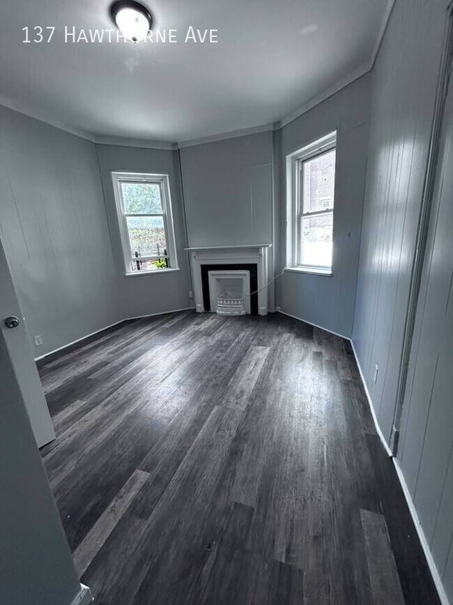 Photo - 137 Hawthorne Ave