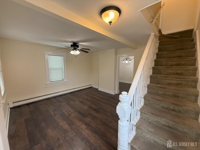 Photo - 861 Georges Rd