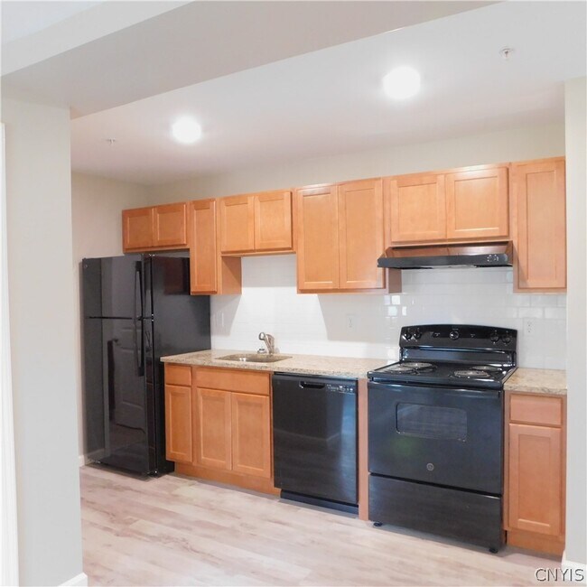 Photo - 413 S Main St