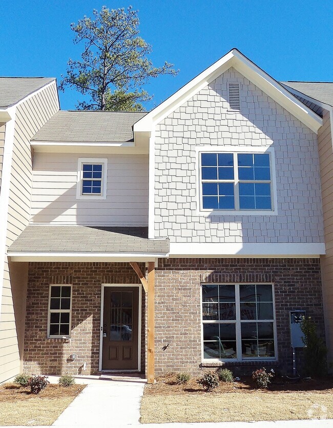 Building Photo - Town Home in Birmingham...Available to View!!