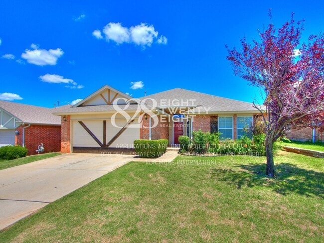 Photo - 2909 Line Dr