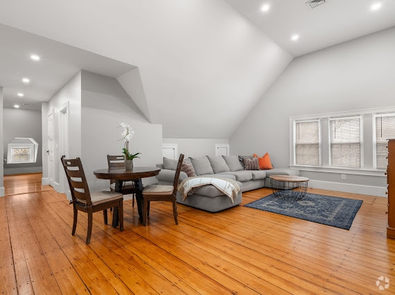Building Photo - 169 Hunnewell Ave Unit 3 Rental