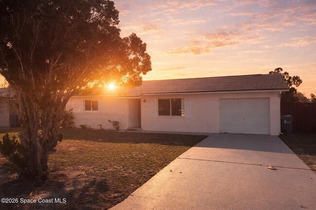 Building Photo - 135 S Suzanne Ct