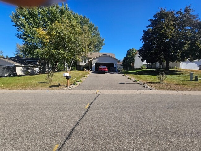 Building Photo - 10259 Englewood Dr