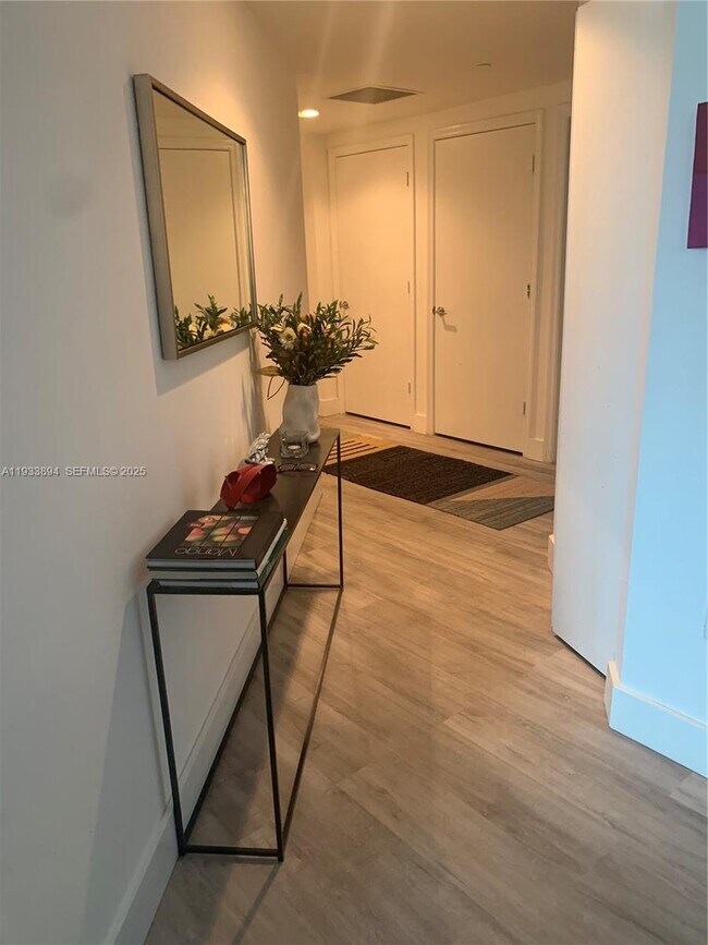 Photo - 500 Brickell Ave Unidad 1507