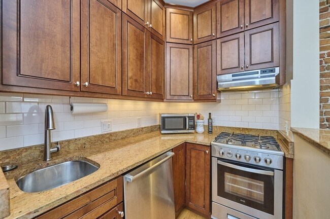 Photo - 89 Waltham St Unit 4