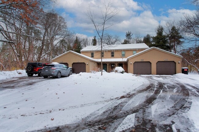 Photo - Holland Northside Two Bedroom Unit 2739