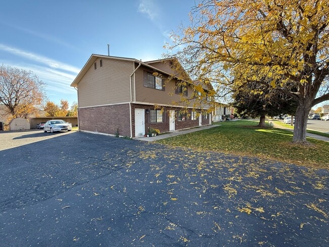 Building Photo - 1413 W 1650 N Unit 2