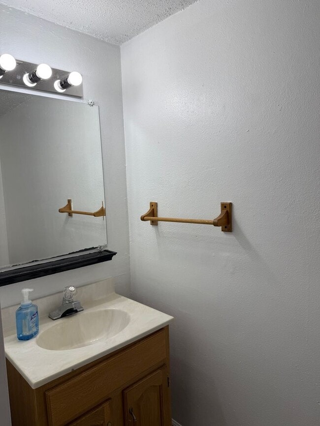 Photo - 3 bedroom 2.5 bathroom End-of-Row Townhome in Conestoga Valley School District!