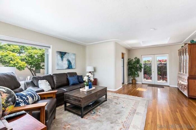 Photo - 5833 Estelle St