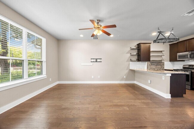 Photo - 7505 Sugar Magnolia St