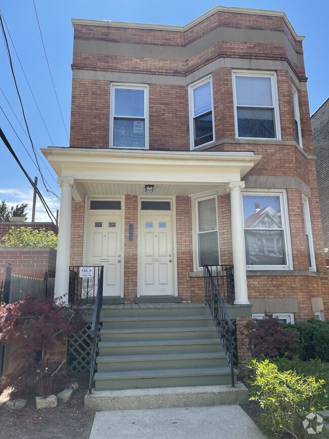 Building Photo - 1613 W Berwyn Ave Unit 1 Rental