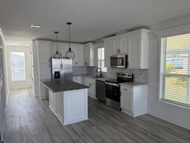 485 Sandalwood Ln