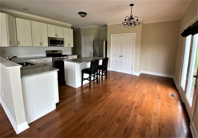 Photo - 9720 Tanglewood Ln