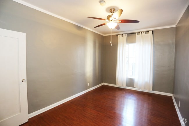 1BR, 1BA-Bedroom